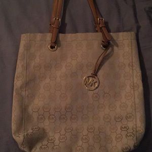 Great condition Michael Kors tote